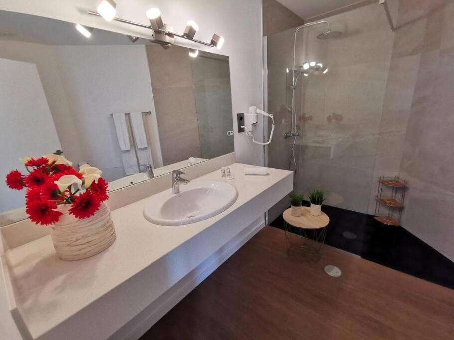 Chale Esmeralda - Charming Studios In Calheta Beach المظهر الخارجي الصورة