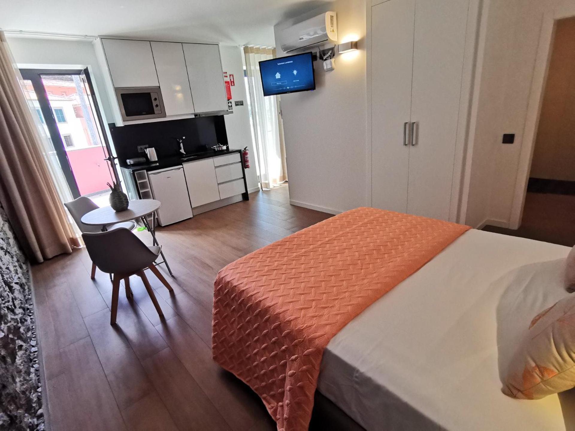 Chale Esmeralda - Charming Studios In Calheta Beach المظهر الخارجي الصورة